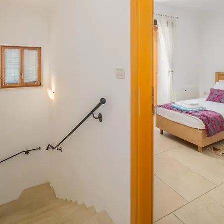 Cozy Home In Baredine With House A Panoramic View * Donje Baredine