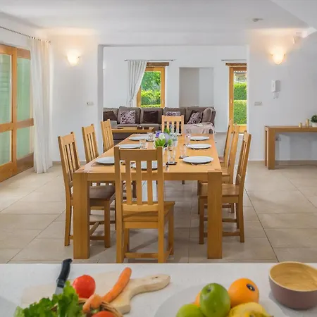 Cozy Home In Baredine With House A Panoramic View Holiday home *