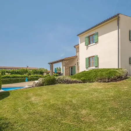 Cozy Home In Baredine With House A Panoramic View Holiday home *