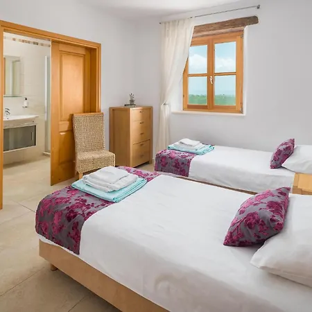 Cozy Home In Baredine With House A Panoramic View *